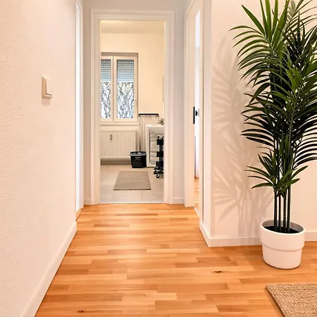 Guest house 90qm 3 Private Abschliessbare 7 Betten Wlan *